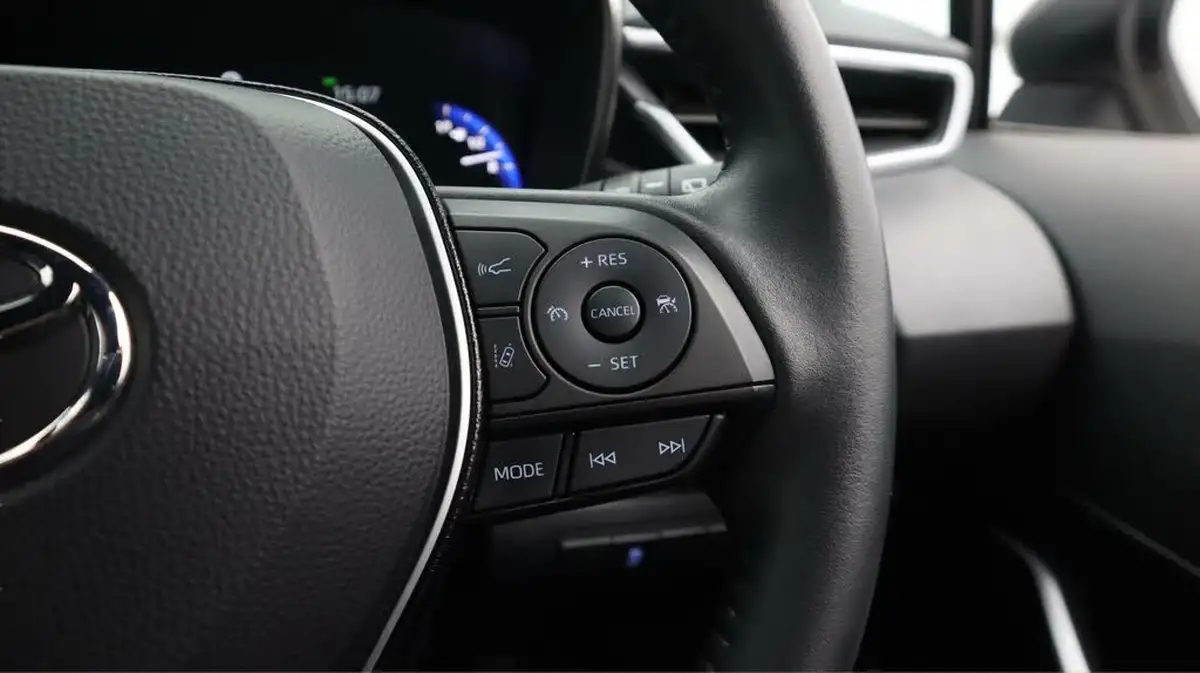 2021-toyota-corolla-18-vvt-i-design-spare-wheel-hatchback-5d-big-25