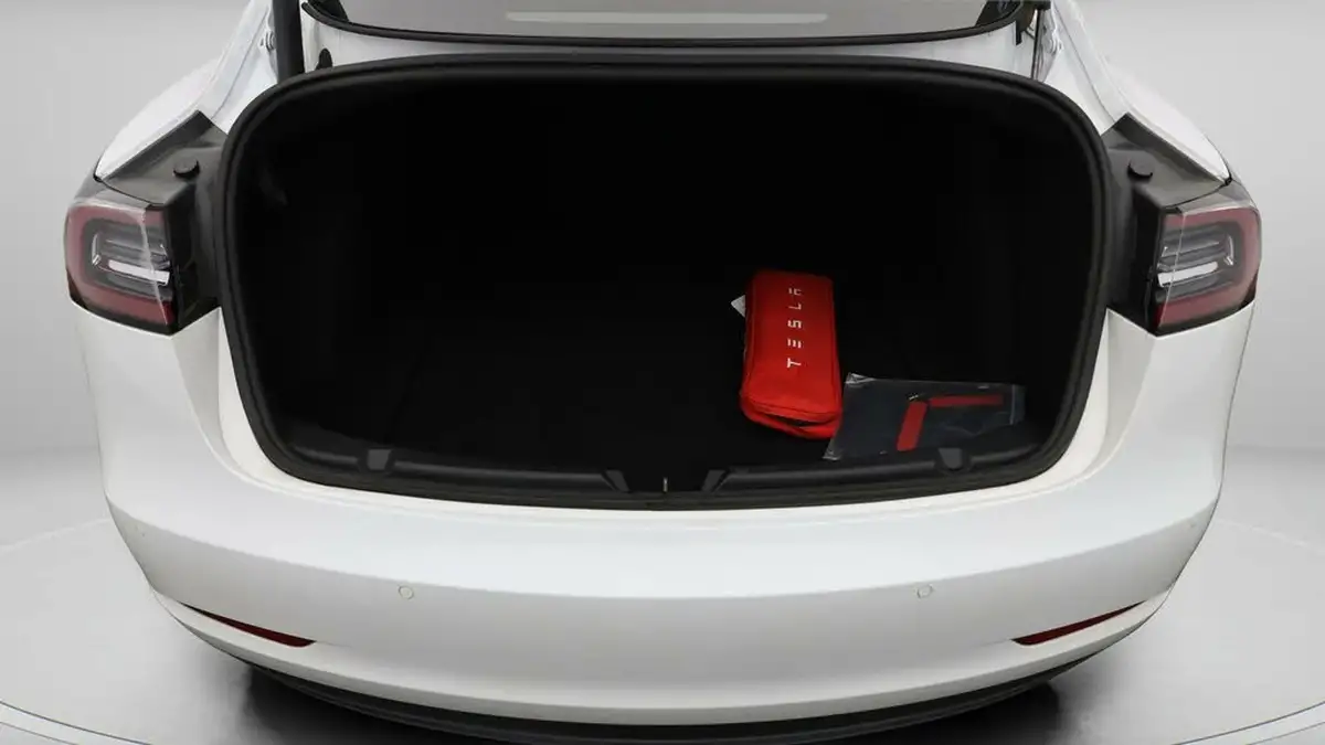 2022-tesla-model-3-e-long-range-big-16