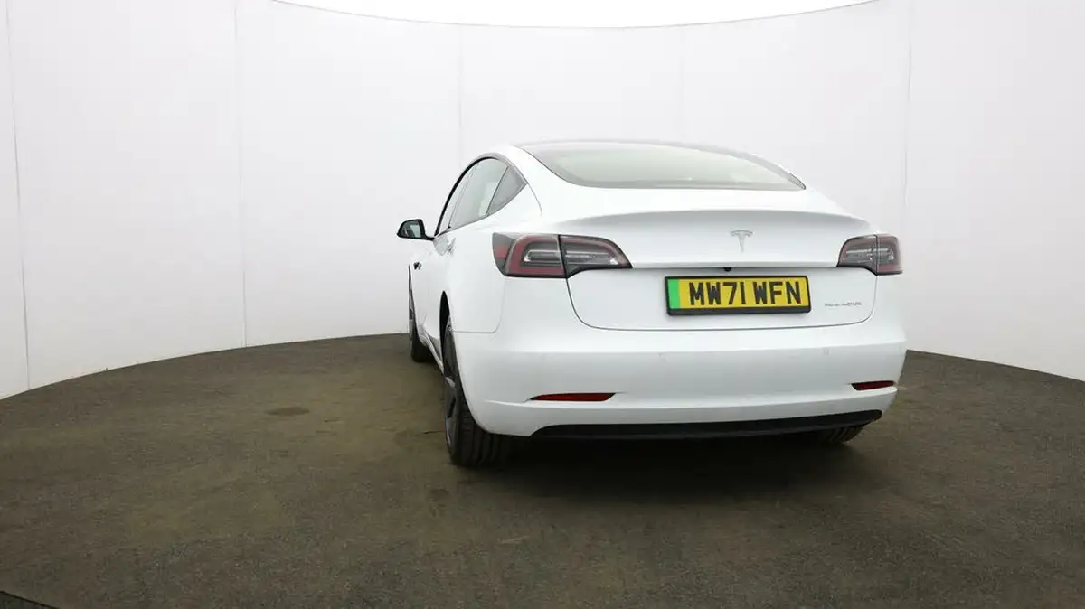 2022-tesla-model-3-e-long-range-big-64