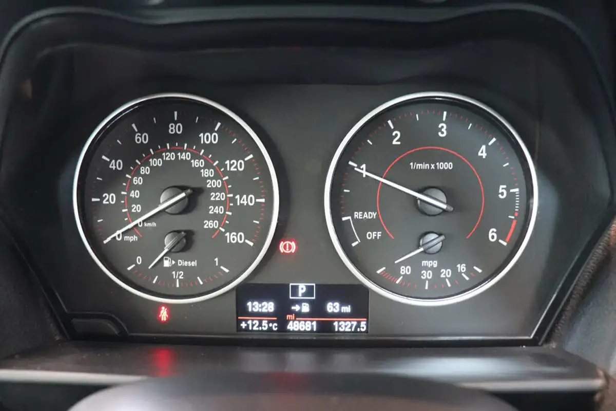 2017-bmw-1-series-15td-116d-sport-3d-auto-big-39