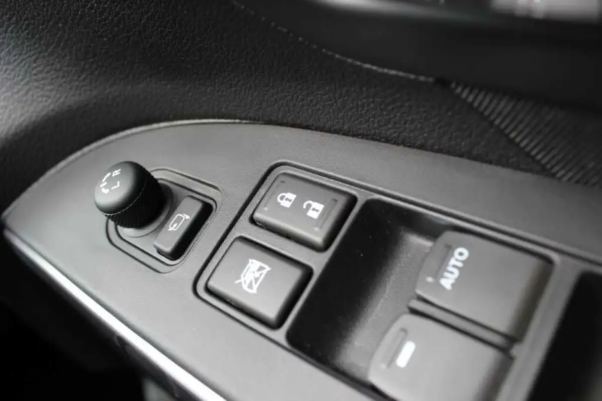 2022-suzuki-s-cross-14-boosterjet-motion-auto-big-28