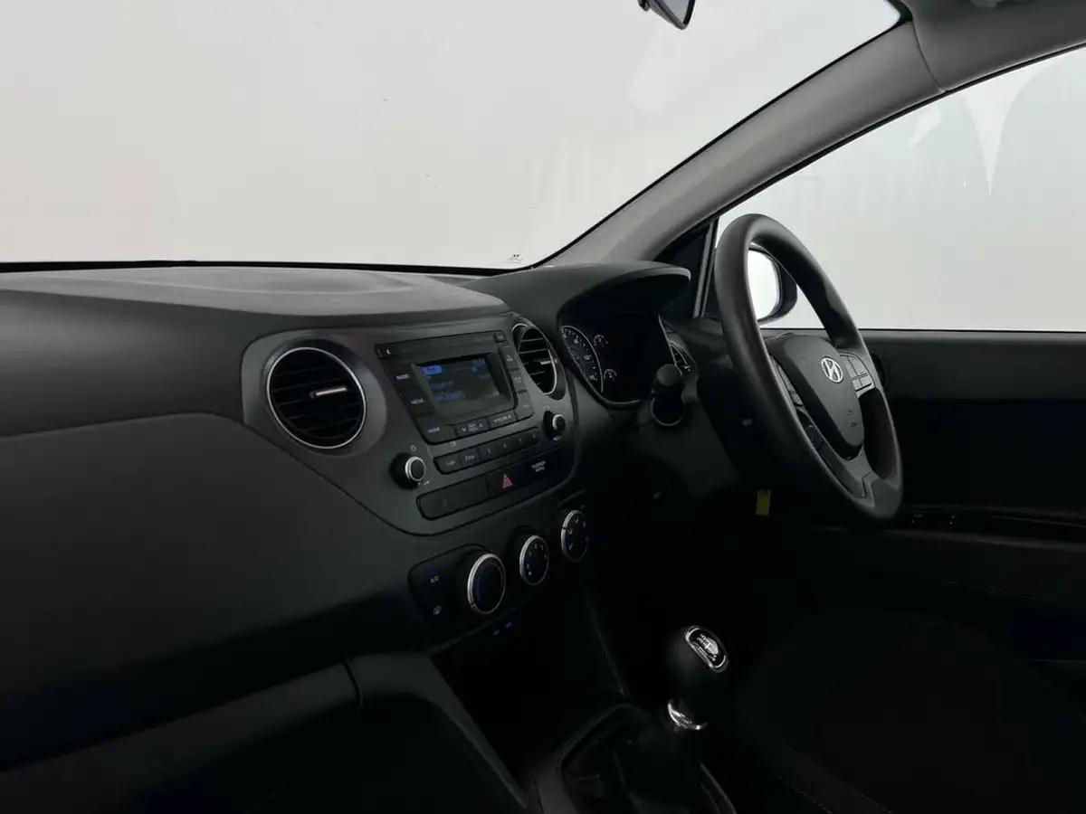 2017-hyundai-i10-10-se-big-16
