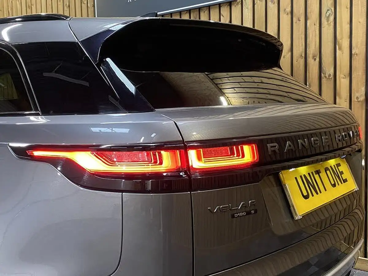 2019-land-rover-range-rover-velar-20-d180-r-dynamic-s-big-33