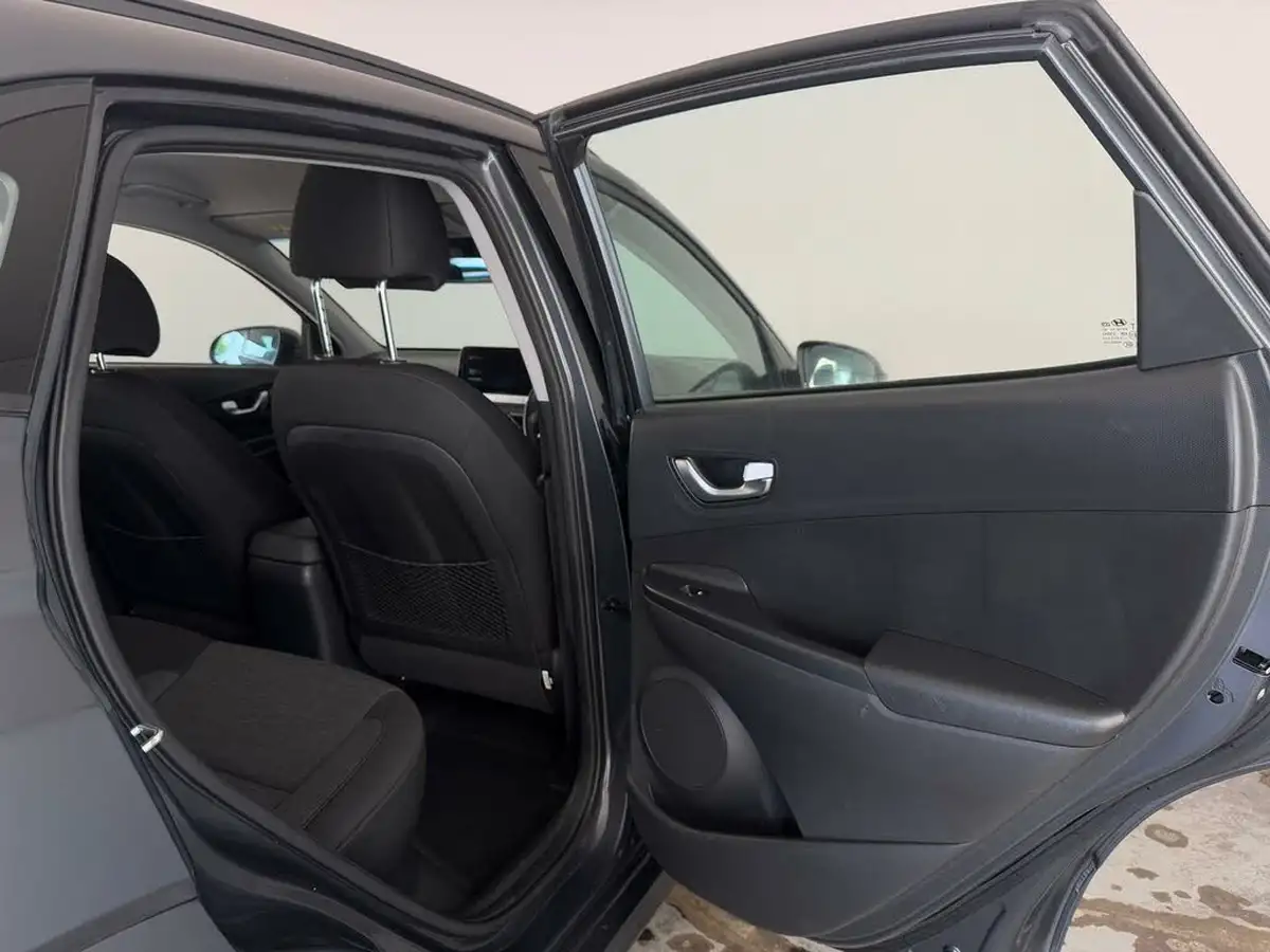 2022-hyundai-kona-e-se-connect-big-25