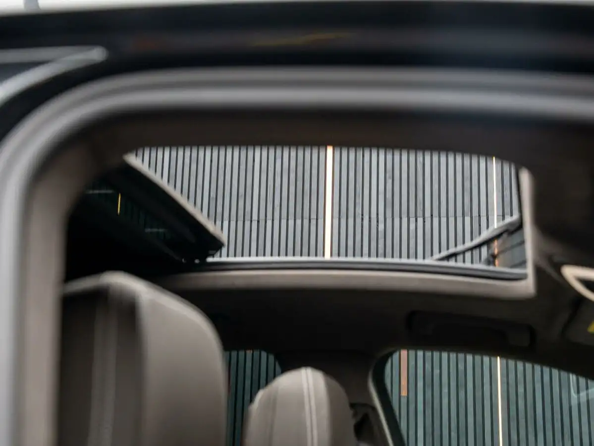 2021-porsche-macan-29-turbo-big-3