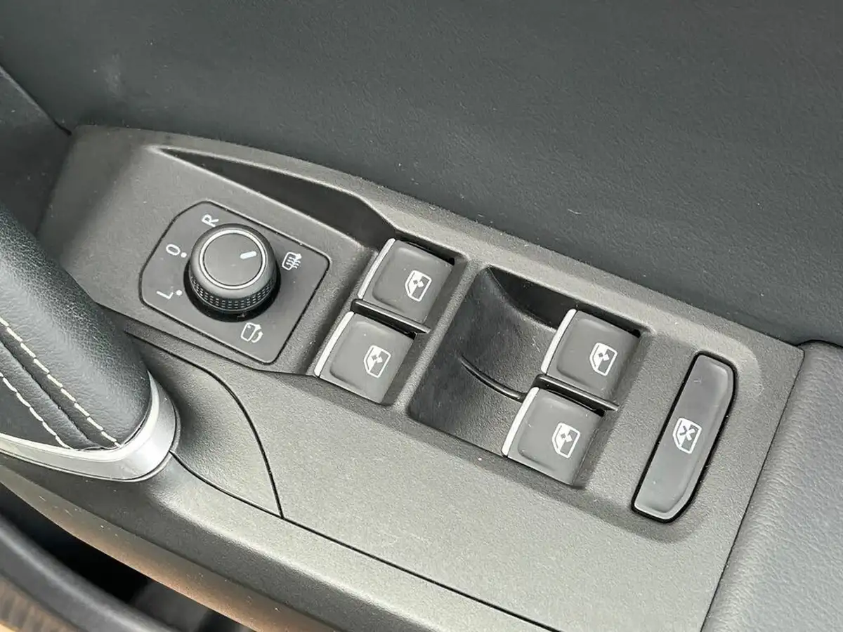2021-seat-leon-15-tsi-evo-xcellence-lux-150ps-estate-big-18