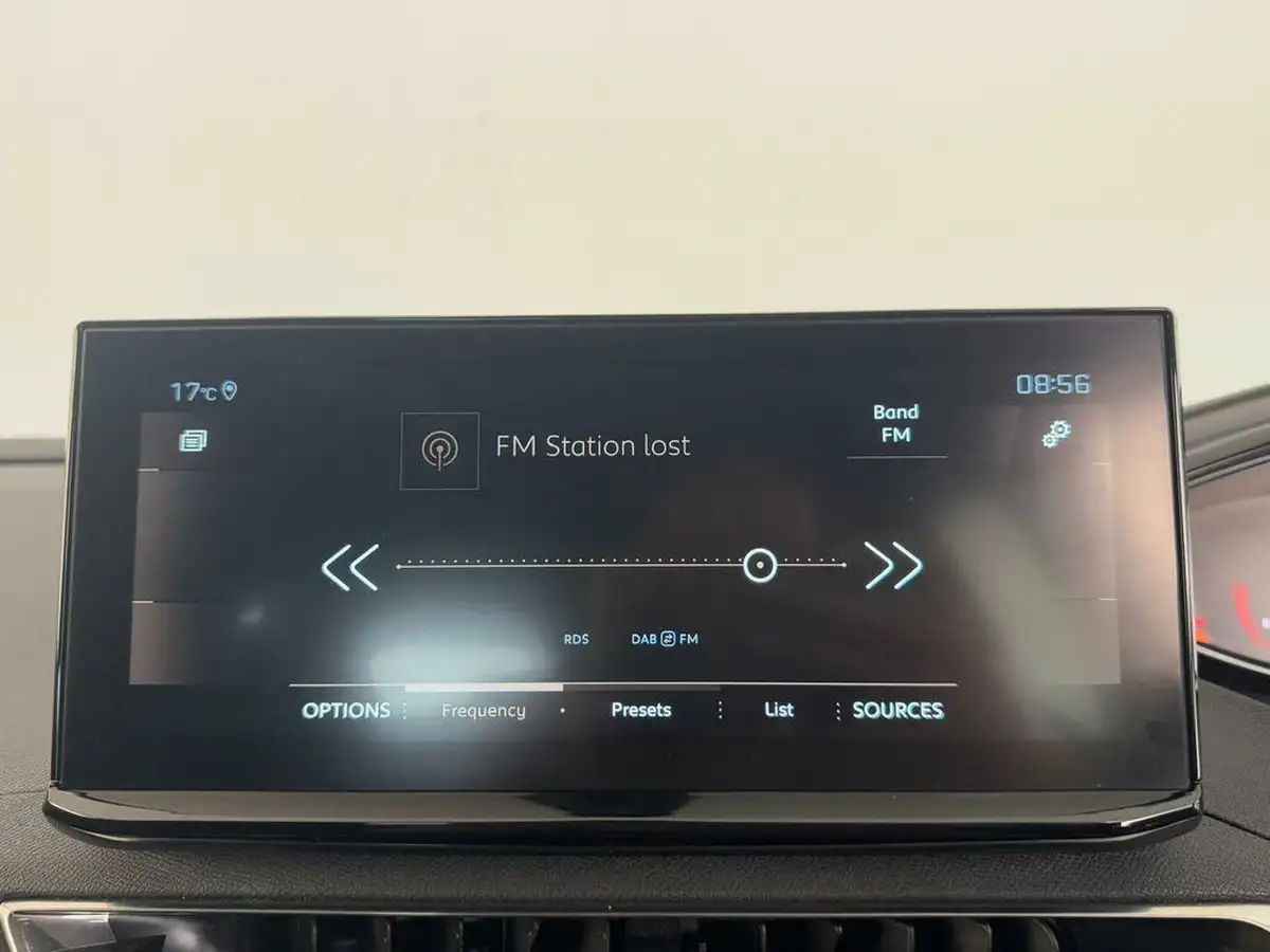 2021-peugeot-5008-suv-12-puretech-gt-eat8-big-28