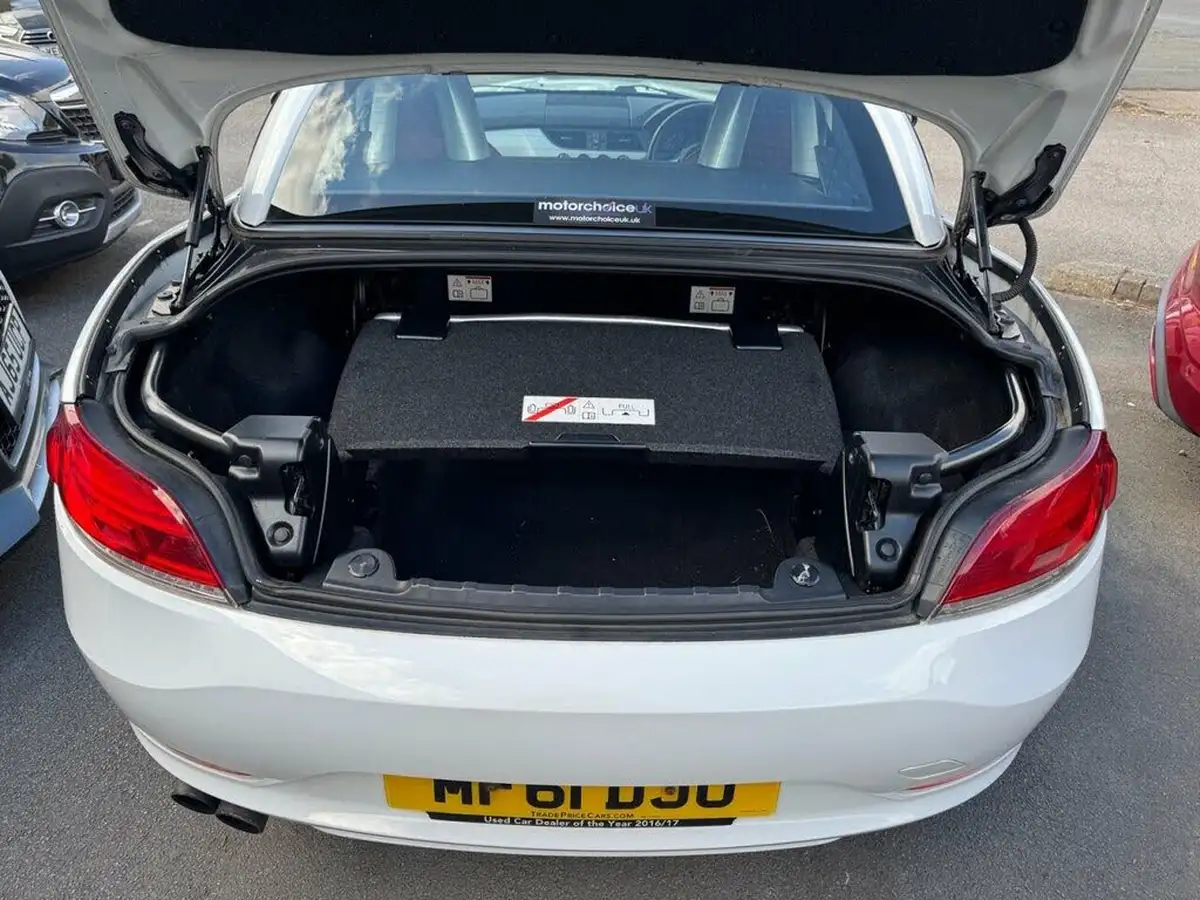 2011-bmw-z4-big-7