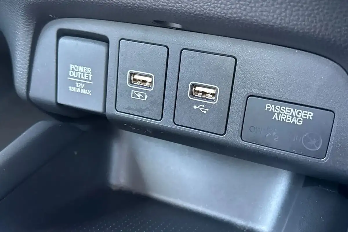 2023-honda-jazz-15-i-mmd-sr-big-33