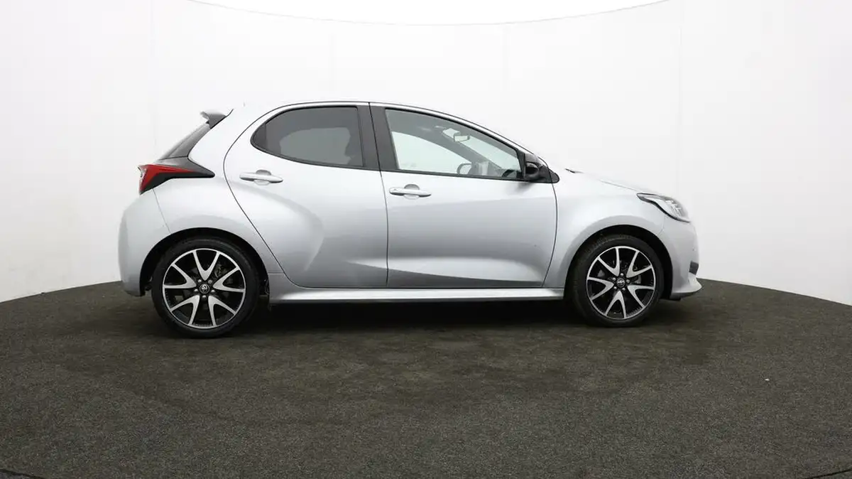 2022-toyota-yaris-15-vvt-i-dynamic-big-29