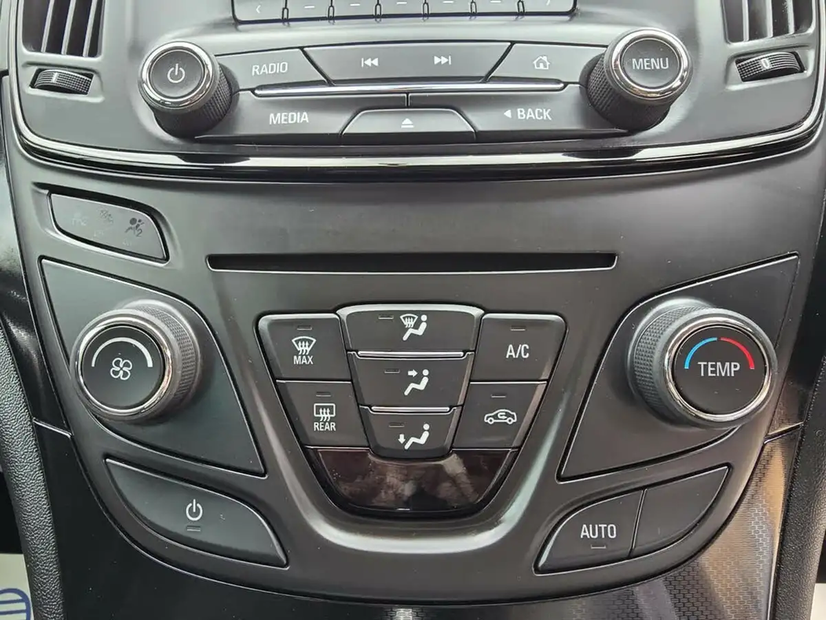 2015-vauxhall-insignia-18-sri-big-18