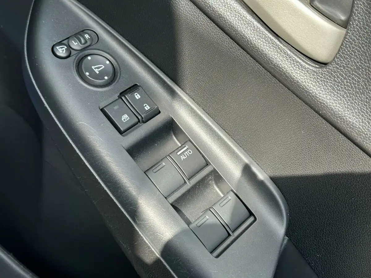 2019-honda-jazz-13-i-vtec-se-cvt-big-77