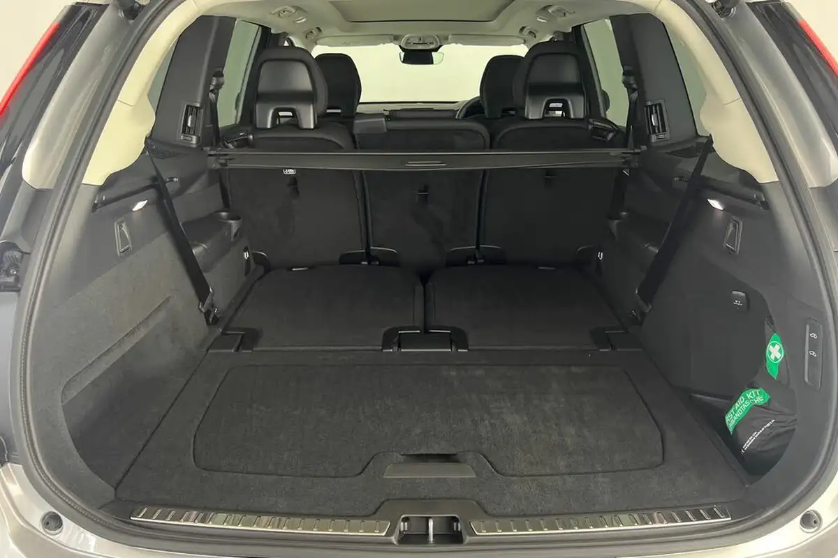 2025-volvo-xc90-20-b5-plus-big-7