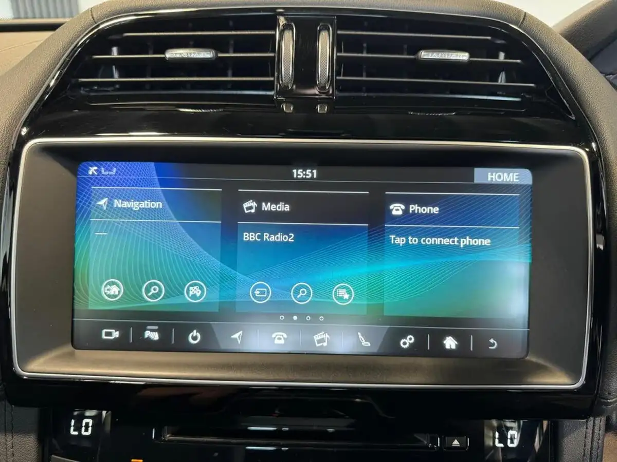 2018-jaguar-f-pace-30td-portfolio-awd-big-20