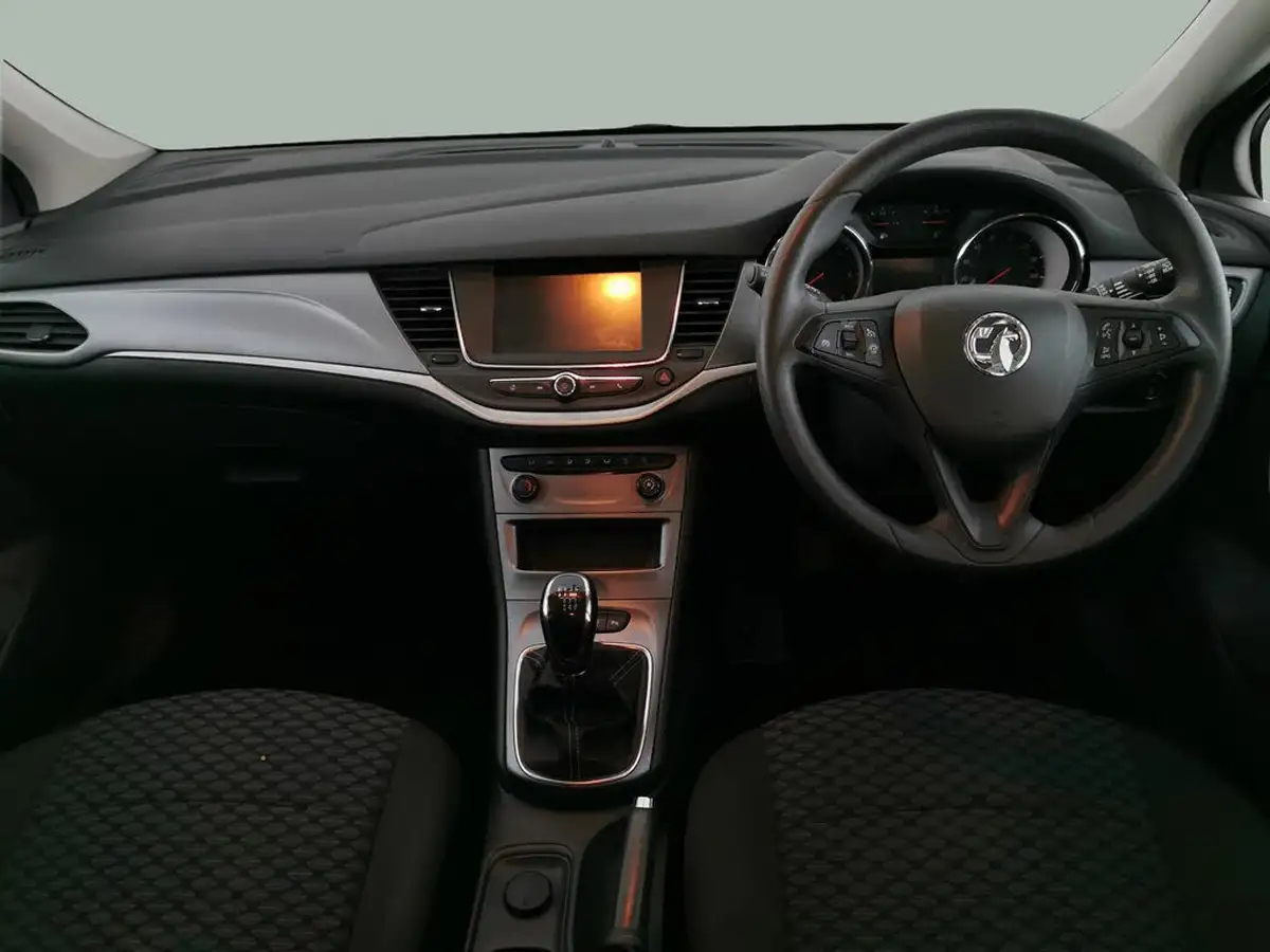2019-vauxhall-astra-16cdti-design-110ps-ssecotec-hatchback-big-5