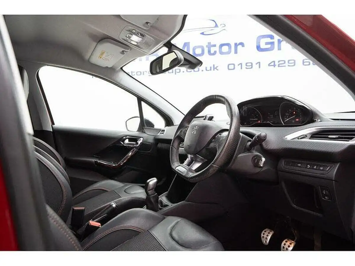 2016-peugeot-208-12-puretech-gt-line-5d-big-18