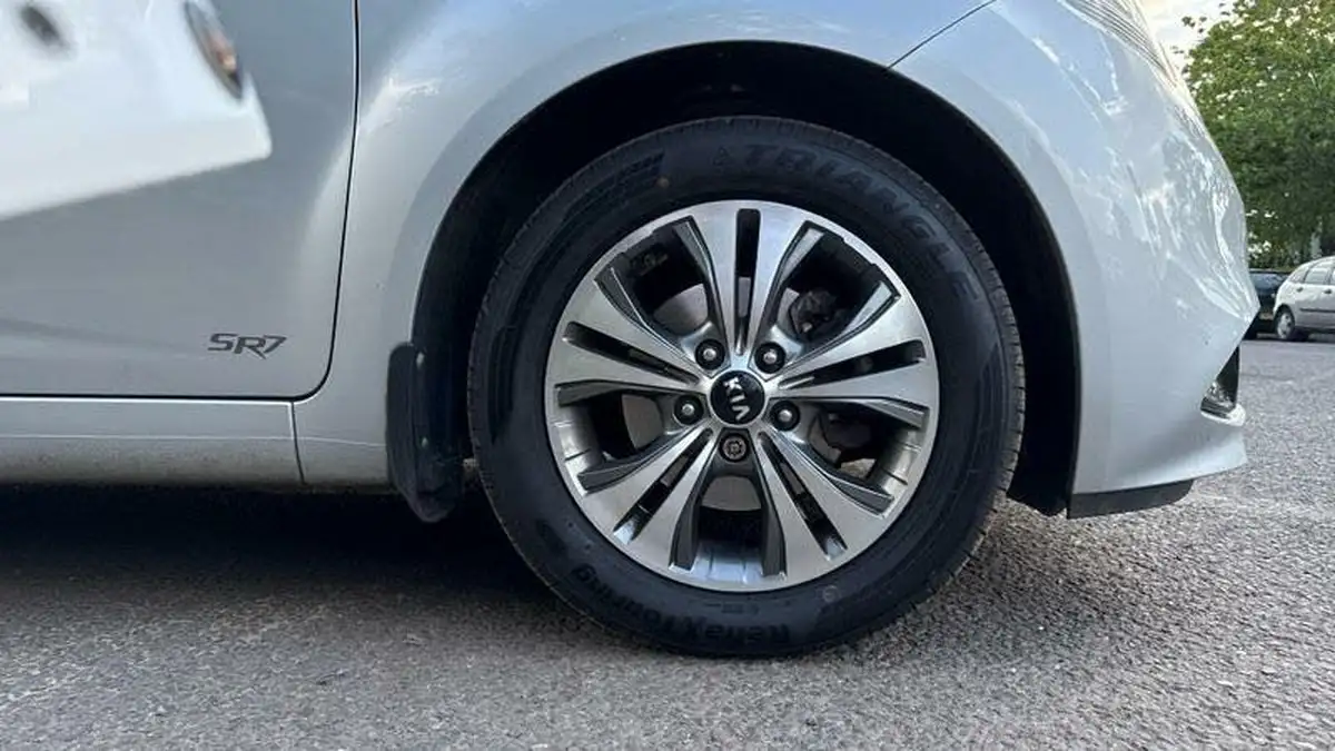 2017-kia-venga-14-sr7-big-4