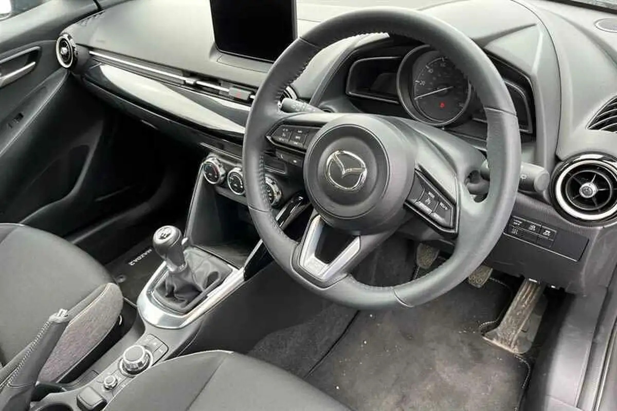 2023-mazda-mazda2-15-e-skyactiv-g-centre-line-big-9