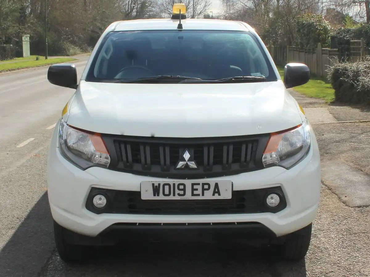 2019-mitsubishi-l200-24di-d-4life-eu6b-double-pickup-big-29