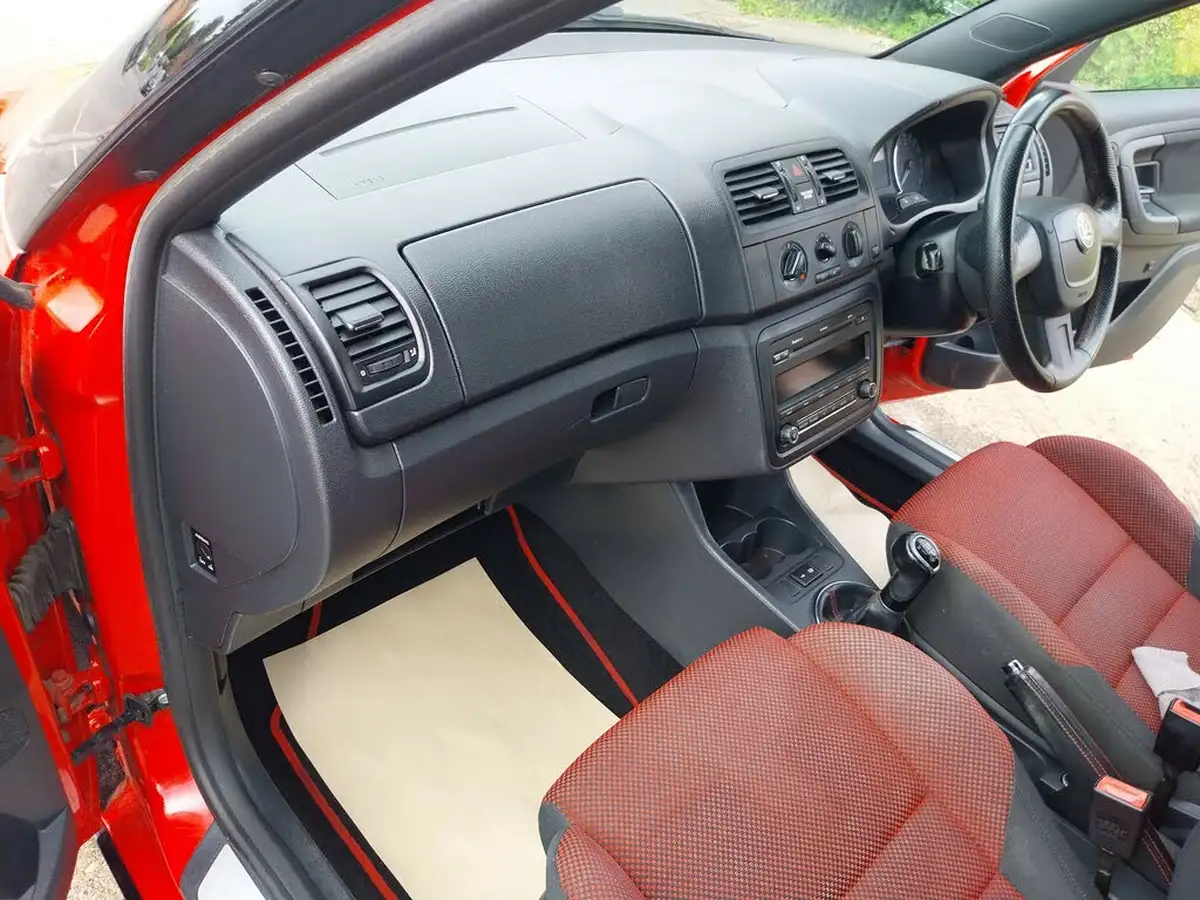 2012-skoda-fabia-12-monte-carlo-12v-70bhp-1198cc-big-17