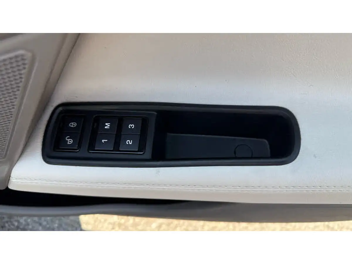 2015-jaguar-xe-20-portfolio-big-34