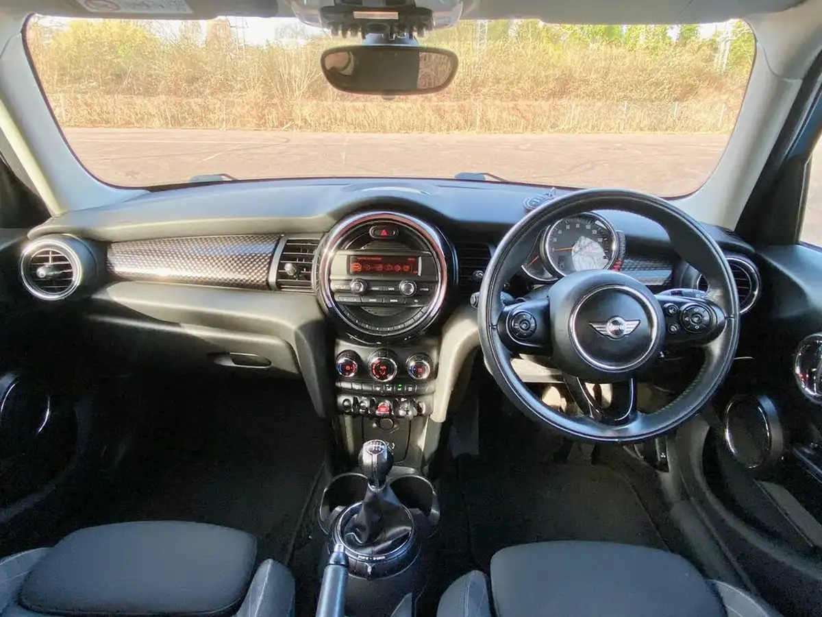 2016-mini-cooper-20-cooper-s-ss-hatchback-5d-big-15