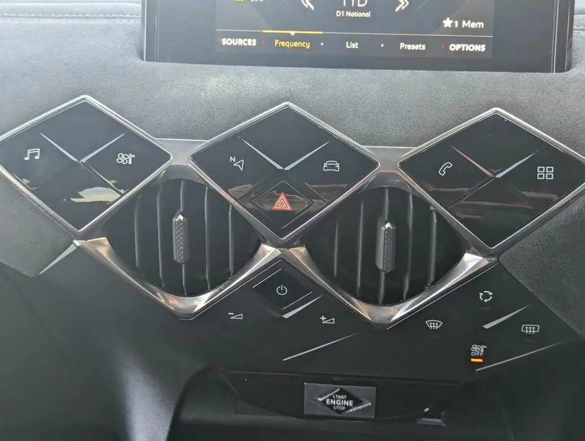 2019-ds-ds-3-crossback-12-puretech-performance-line-100ps-big-29