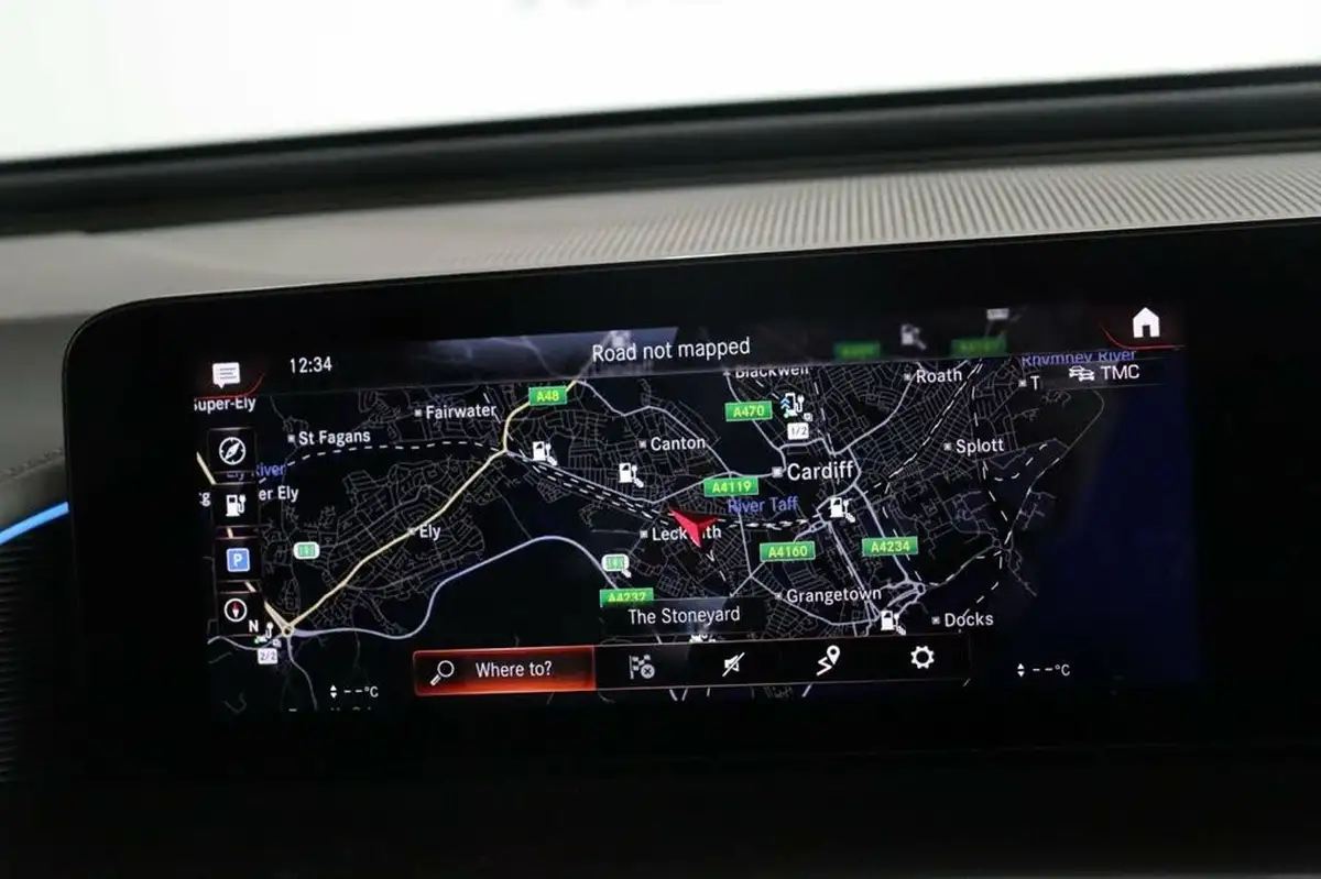 2020-mercedes-benz-eqc-e-eqc-400-amg-line-big-8