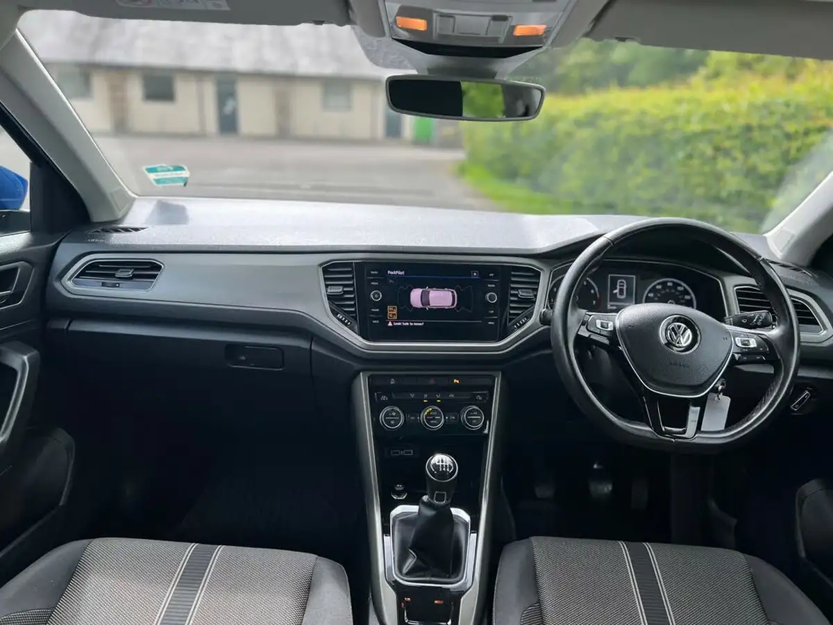 2020-volkswagen-t-roc-15-tsi-se-big-31