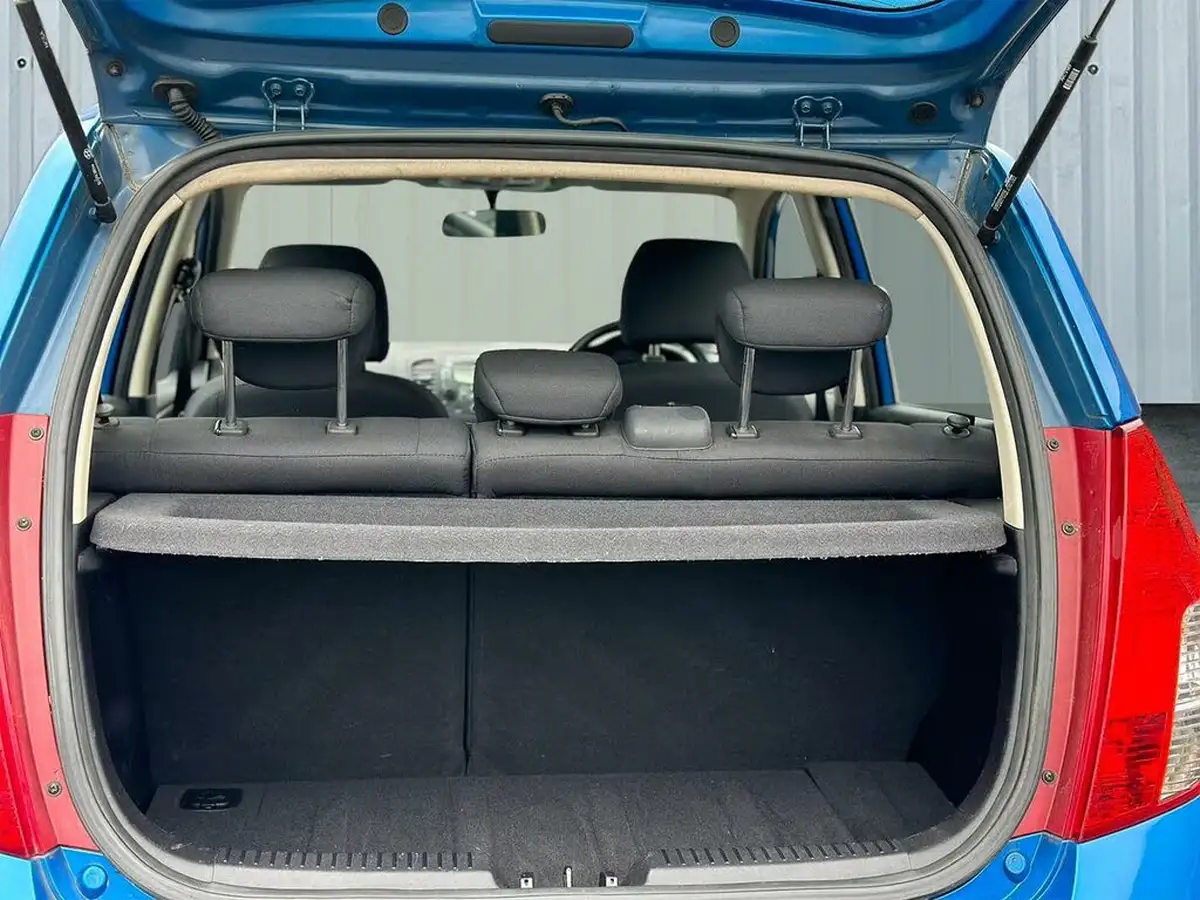 2010-hyundai-i10-12-style-big-28