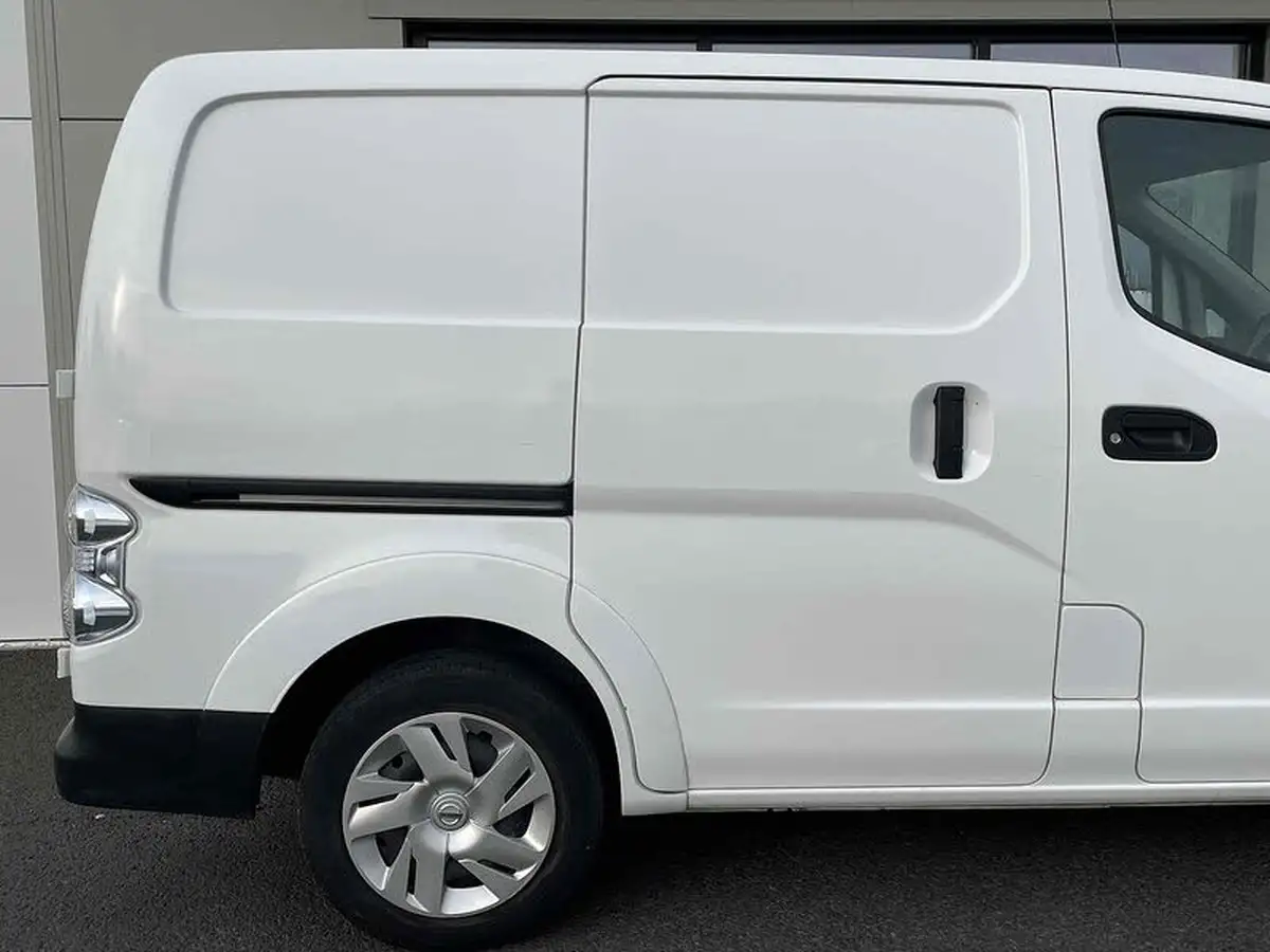 2021-nissan-env200-e-visia-panel-van-auto-big-8