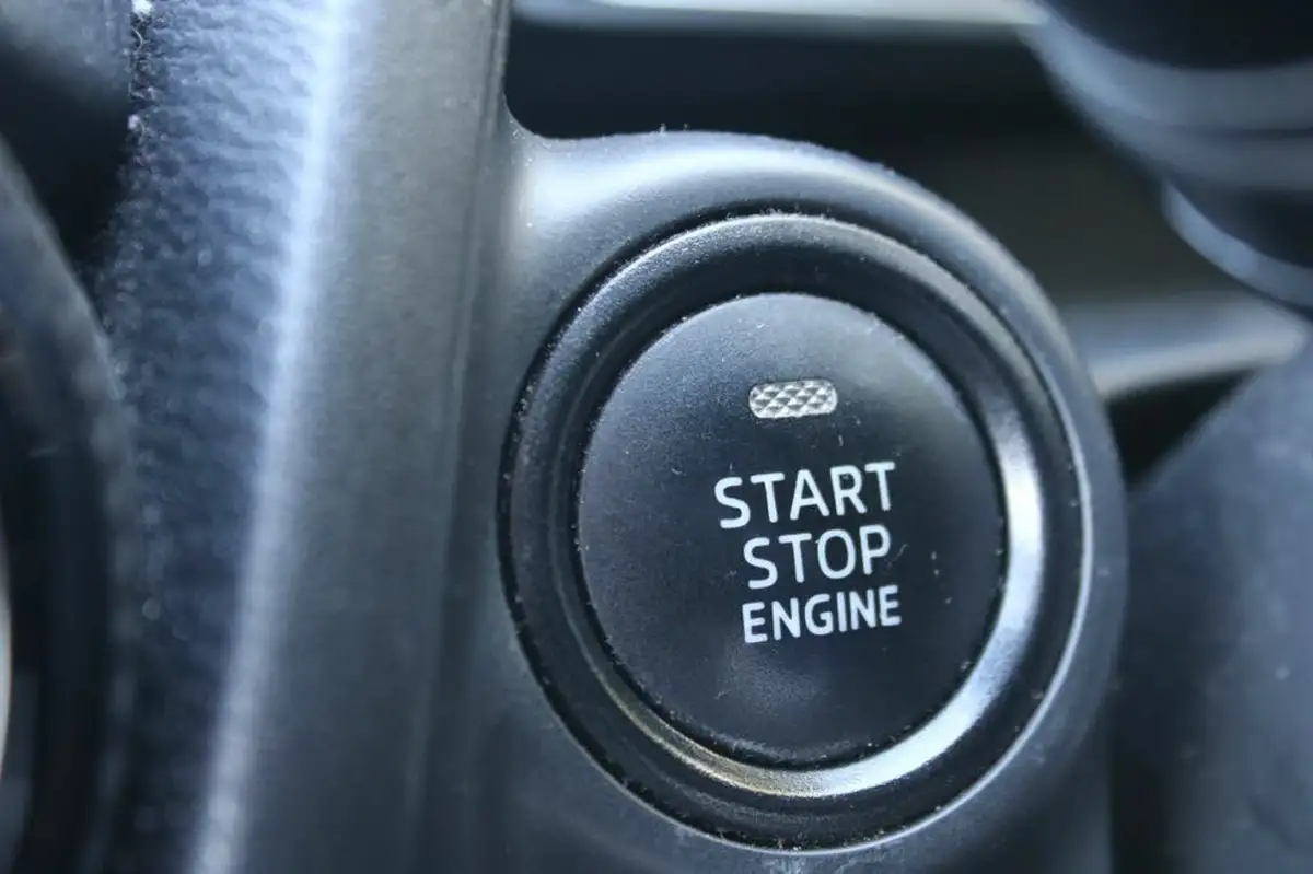 2016-mazda-mazda2-15-sport-nav-115ps-big-10