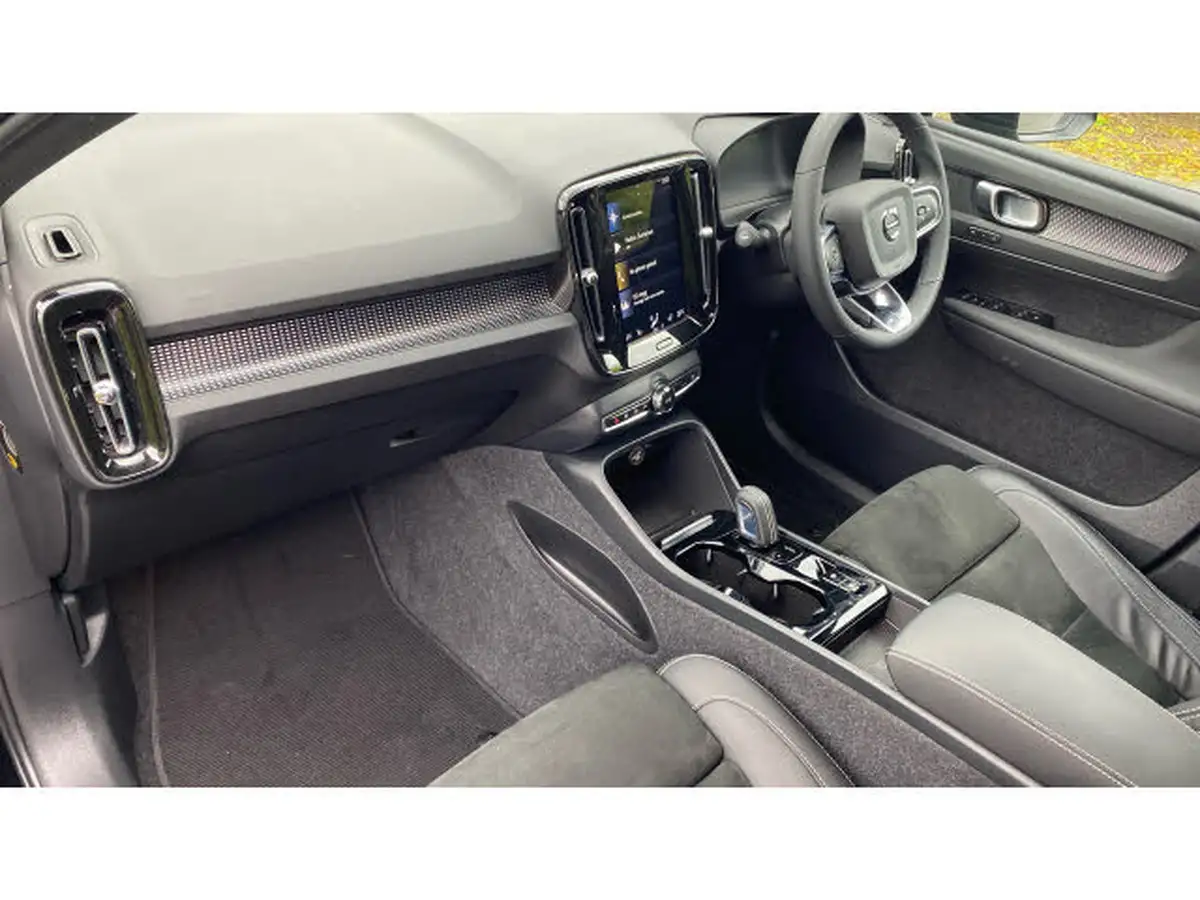 2021-volvo-xc40-15-t5-r-design-pro-258bhp-big-3