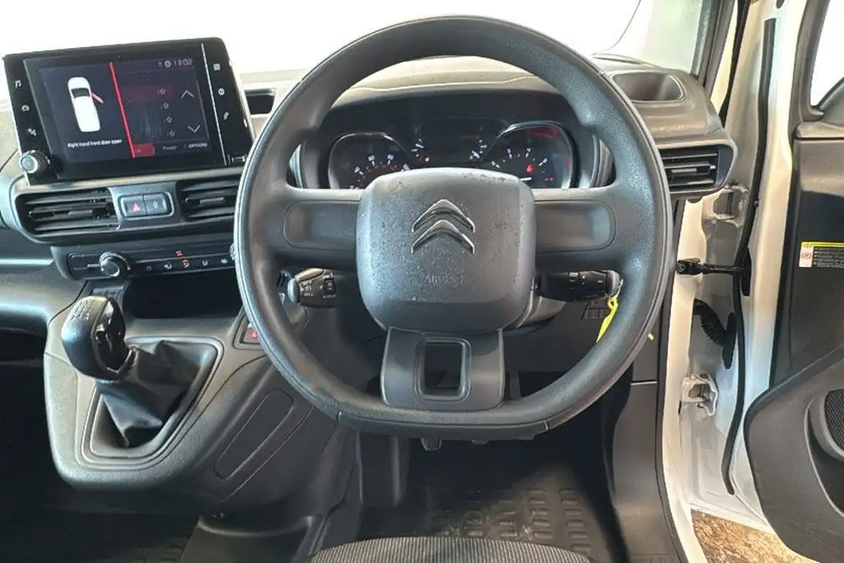 2020-citroen-berlingo-15bluehdi-1000-enterprise-100pseu6dt-e-ss-panel-big-25