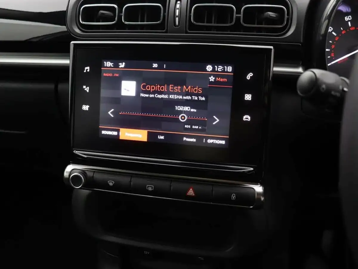 2024-citroen-c3-12-puretech-plus-110ps-eat6-big-33