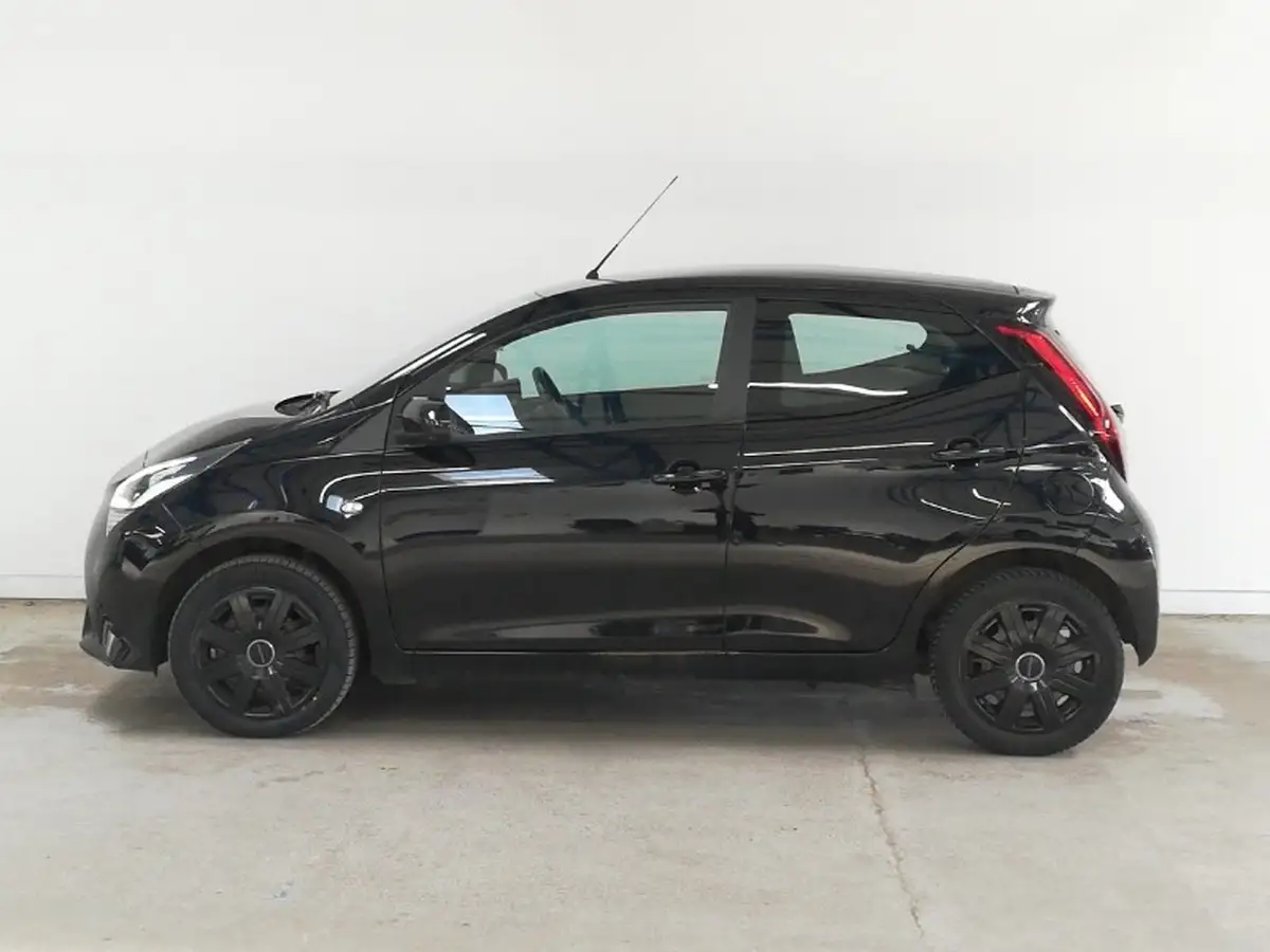 2019-toyota-aygo-10-vvt-i-x-play-big-3