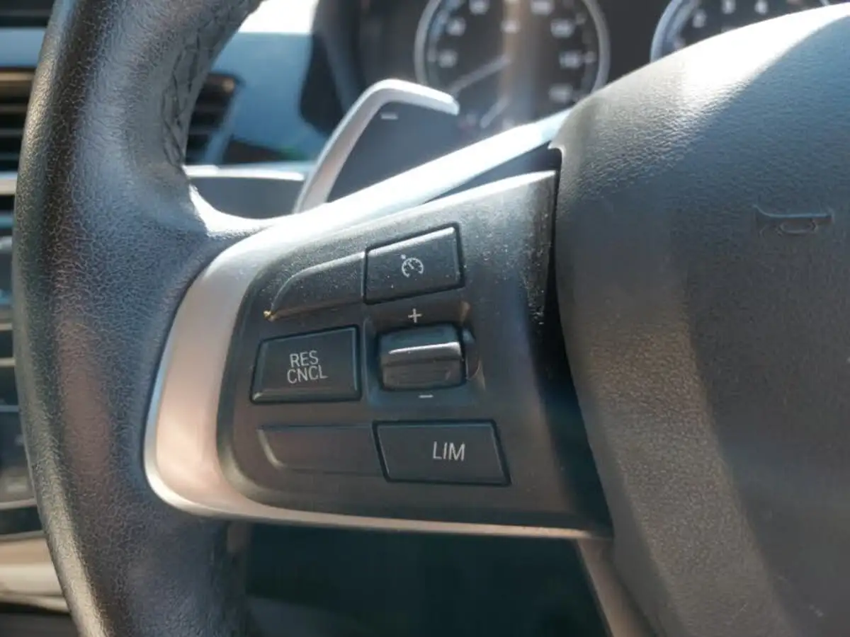 2021-bmw-x1-20-sdrive20i-xline-big-11