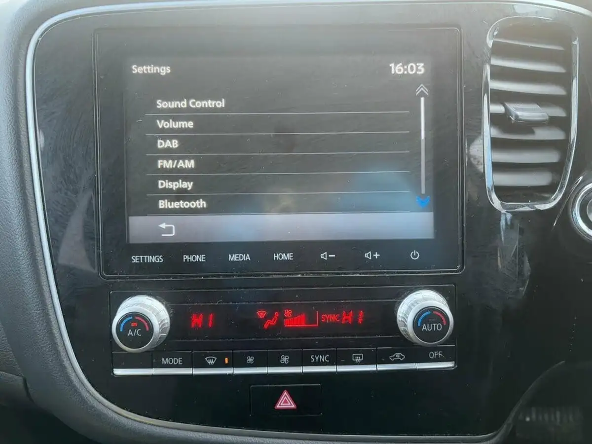 2021-mitsubishi-outlander-20-design-big-31