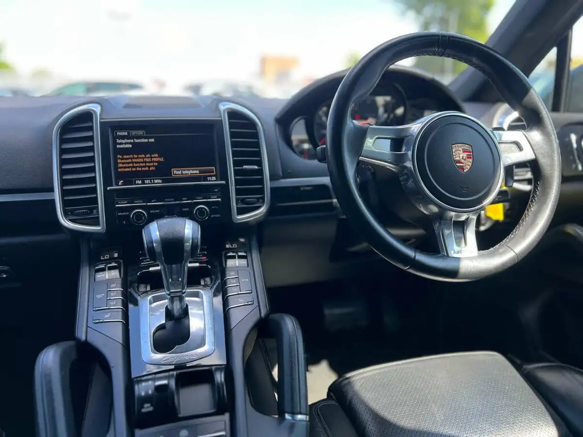2013-porsche-cayenne-30td-big-14