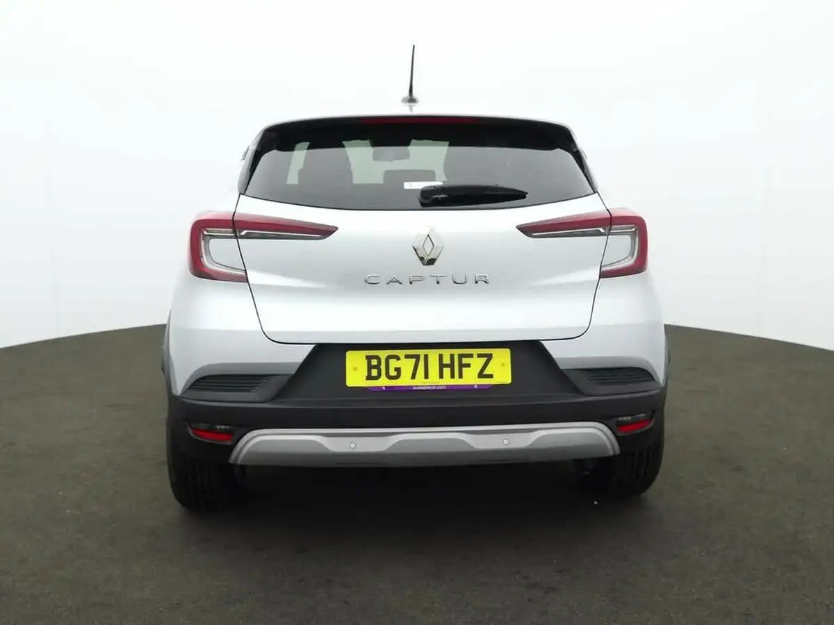 2021-renault-captur-10-tce-iconic-edition-big-3