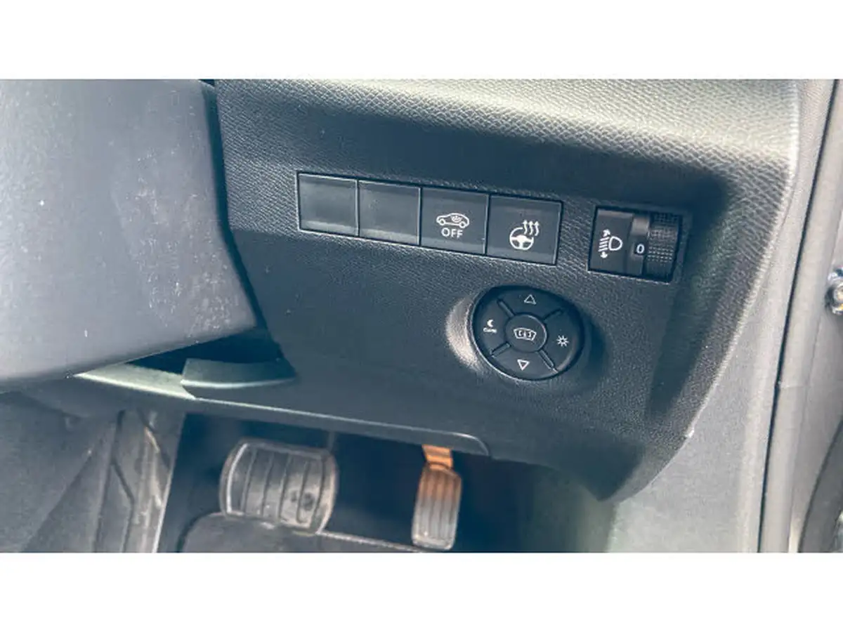 2024-citroen-c4-e-e-series-156ps-54kwh-big-24