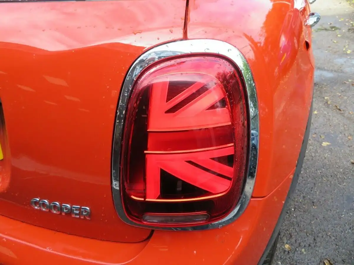 2020-mini-countryman-15-cooper-classic-big-10