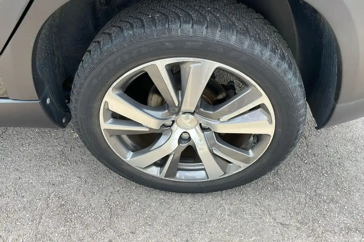2019-peugeot-2008-suv-12-puretech-allure-premium-82bhp-big-31