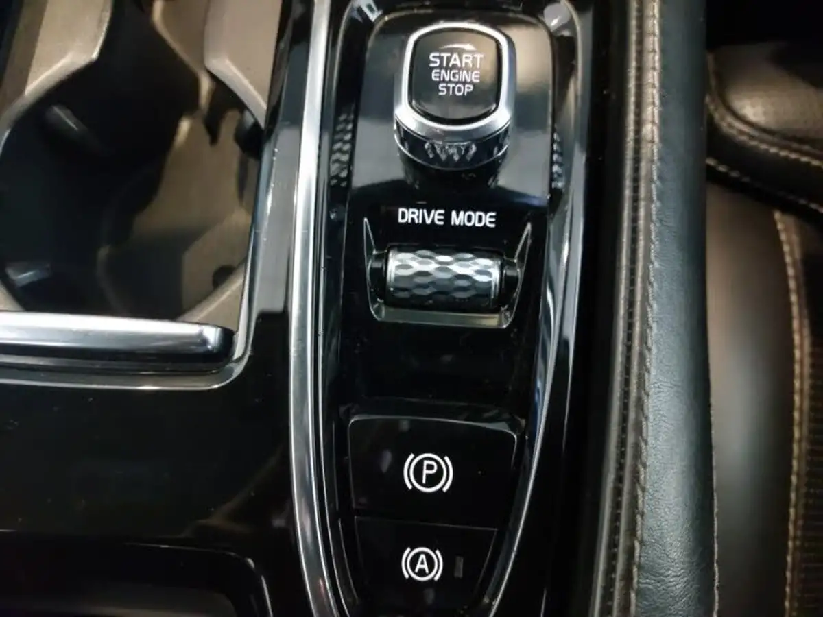 2019-volvo-s90-20-t8-inscription-pro-big-16