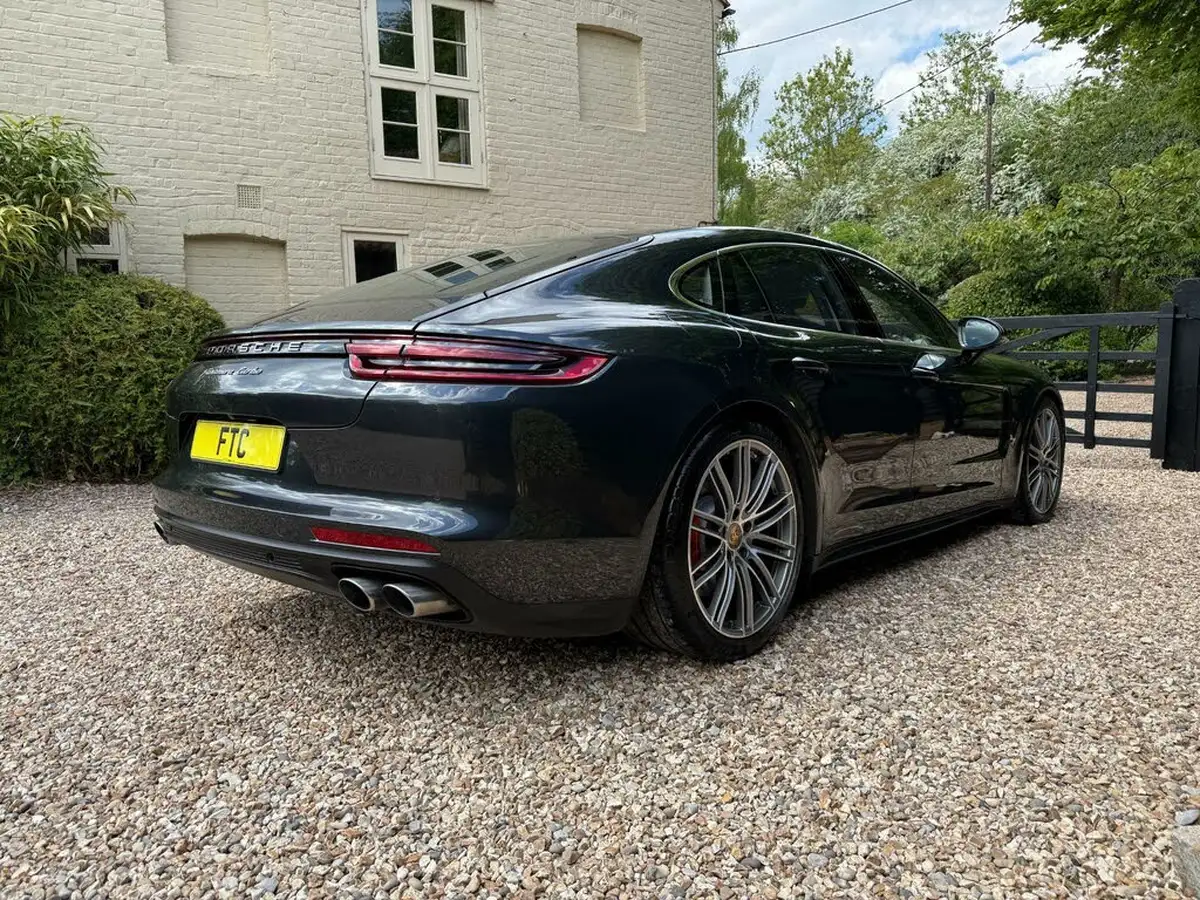 2016-porsche-panamera-40-v8-turbo-big-13
