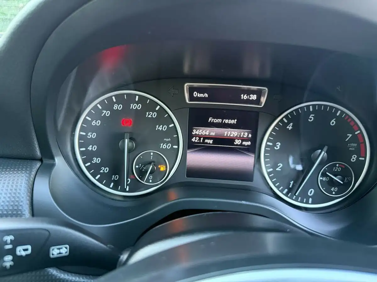 2014-mercedes-benz-a-class-16-a180-se-big-52