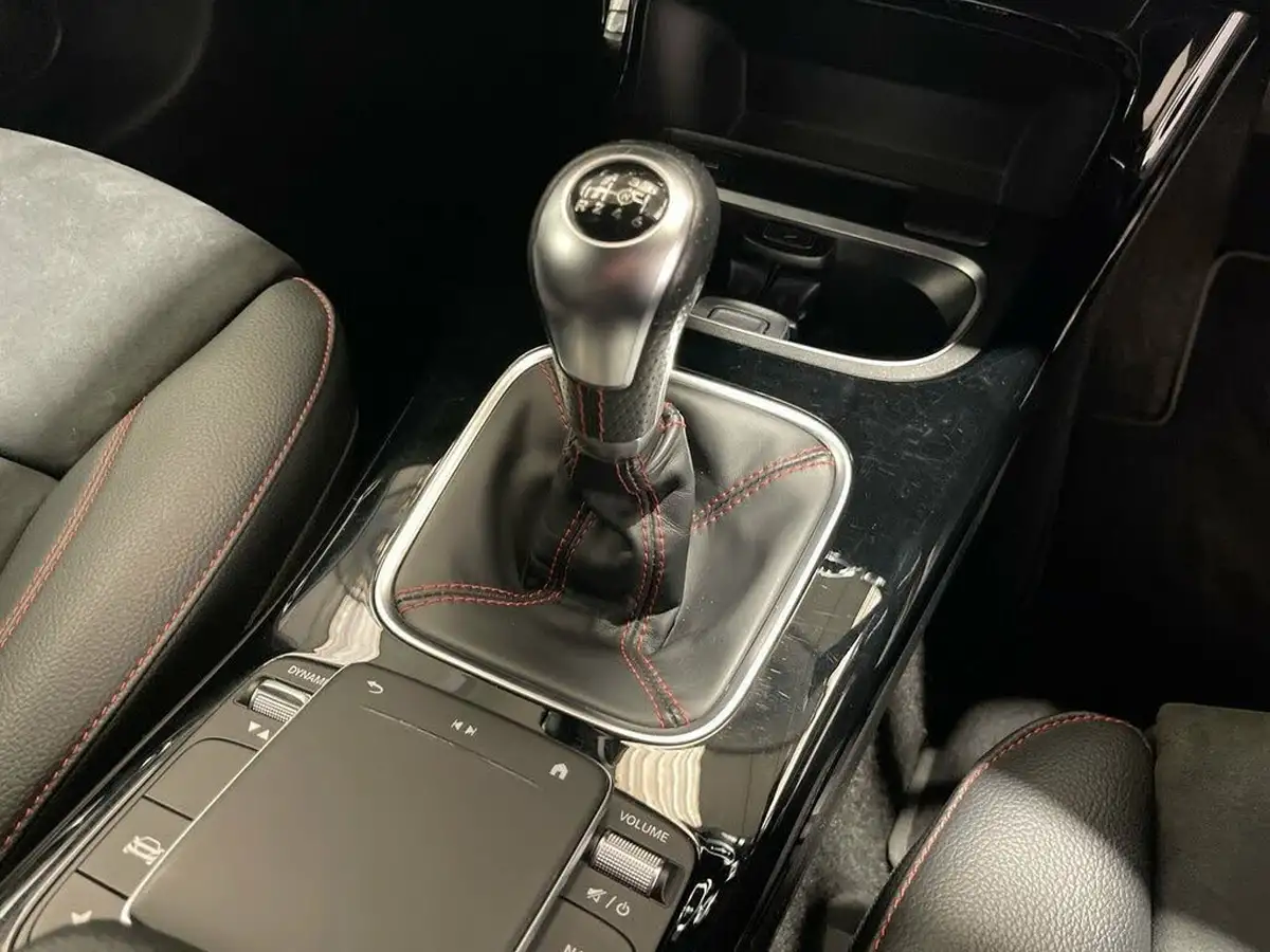 2020-mercedes-benz-a-class-13-a200-amg-line-hatchback-5d-big-11