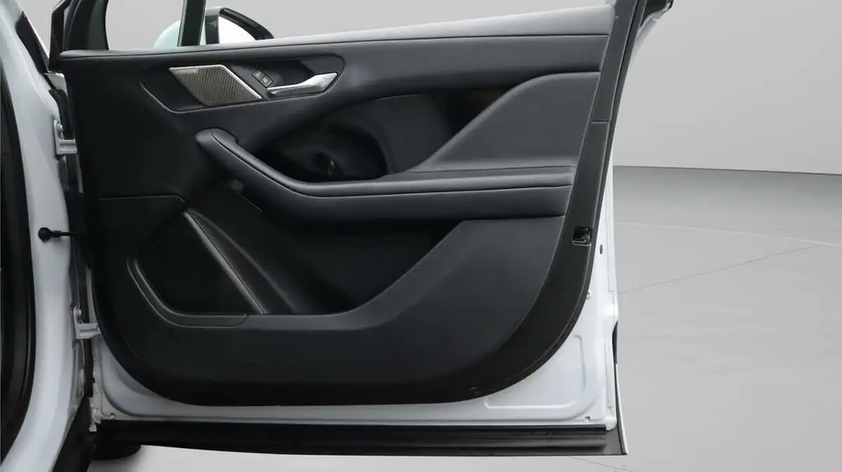 2020-jaguar-i-pace-ev400-s-big-15