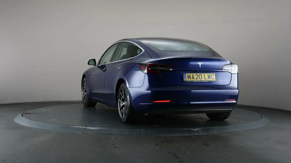 2020-tesla-model-3-e-long-range-big-55