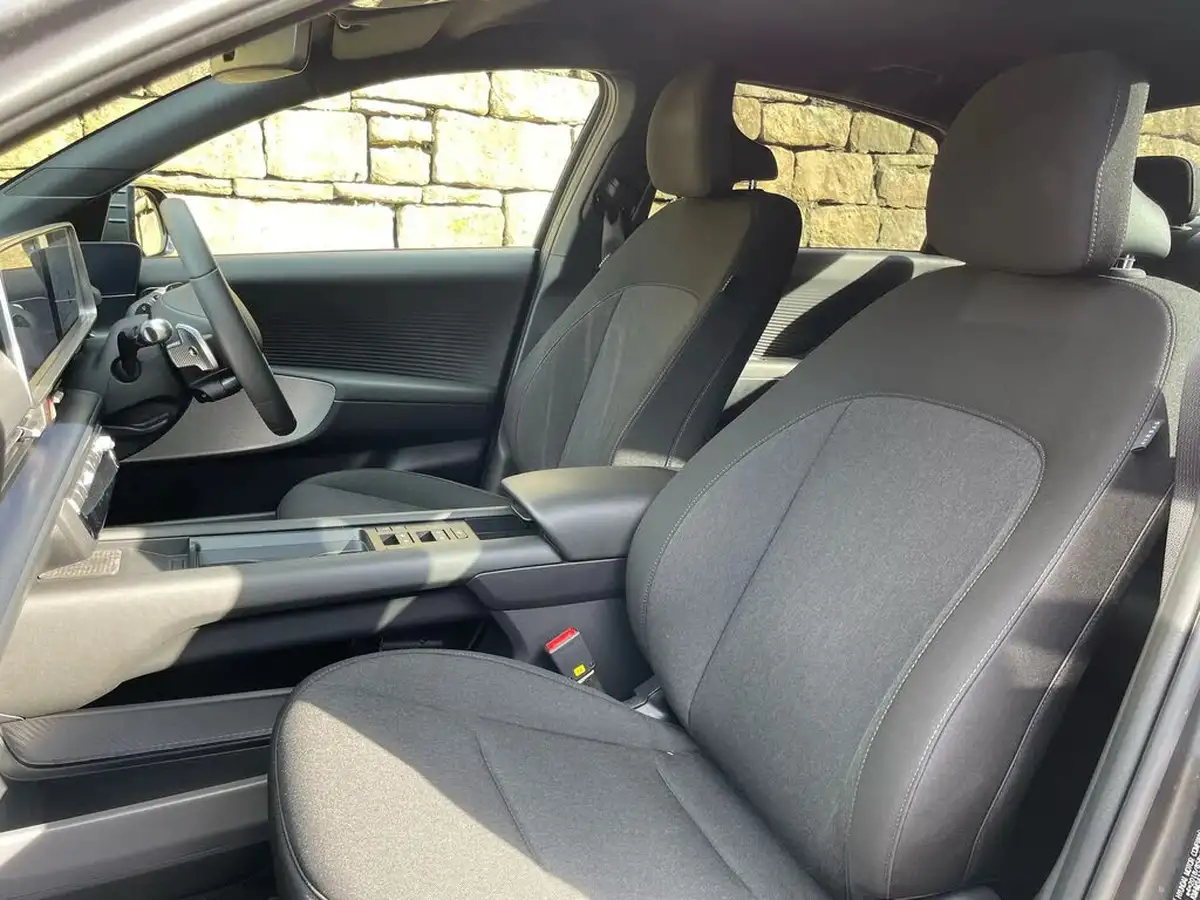 2024-hyundai-ioniq-6-e-premium-228ps-single-rwd-big-13